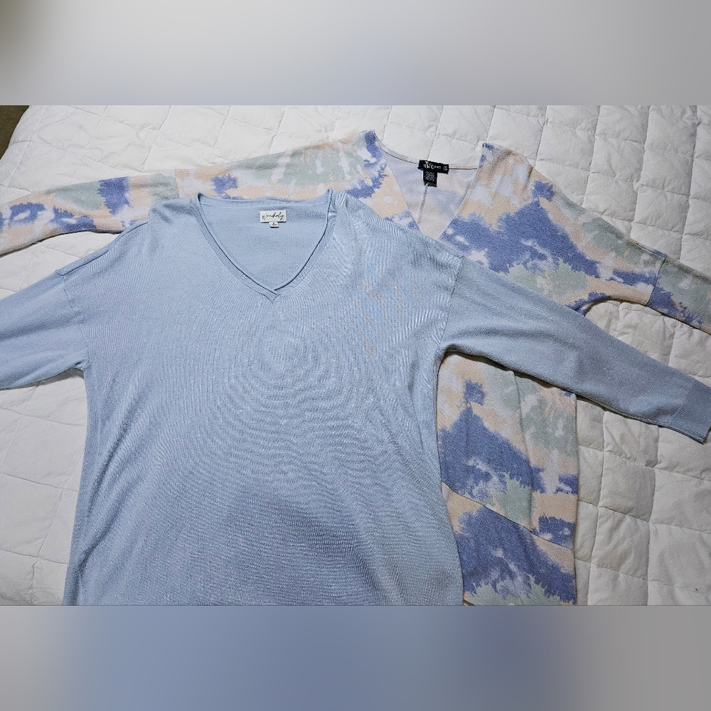 TWO Cozy, Loose Fitting, Pullover V-Neck Tops, Size S